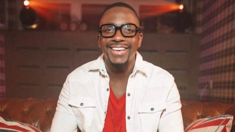 Mumuzinho revela que perdeu dentes antes de show