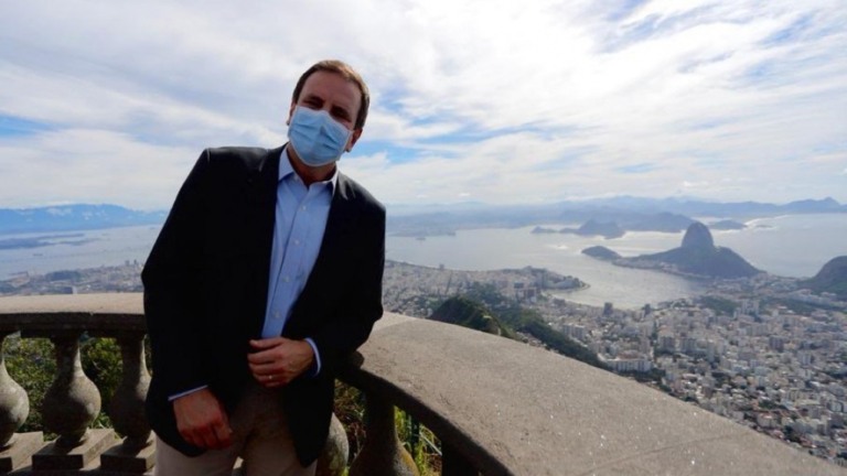 Rio pode suspender vacinação novamente por demora na entrega de doses, diz Paes