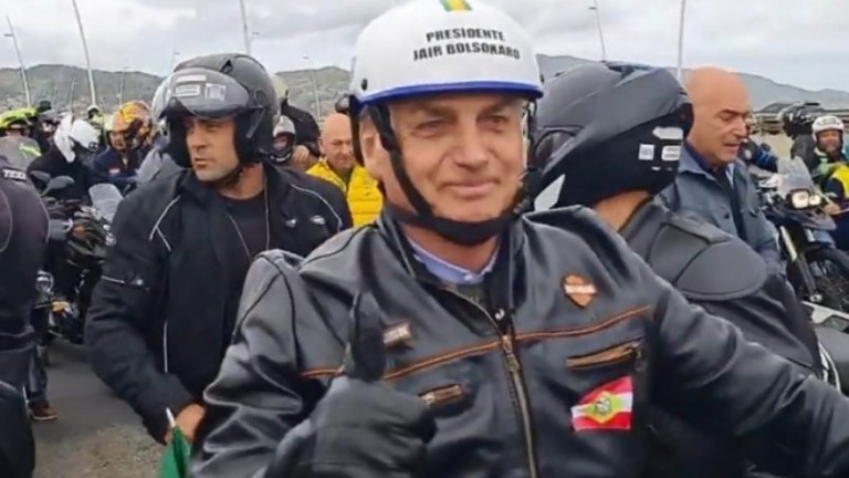Bolsonaro ataca Lula e ministros do STF: "Alguns acham que são donos do mundo"