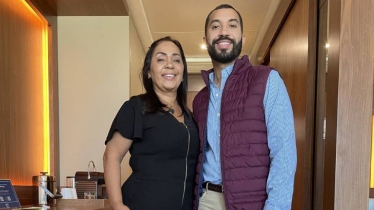 Gil do Vigor homenageia sua mãe no Dia dos Pais: "Representou esse papel"