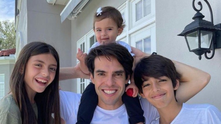 Carol Celico conta que filhos pegaram Covid-19 em temporada com Kaká