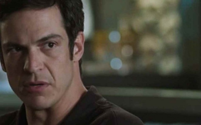 Pega Pega: Após ter segredo escancarado, Luiza é flagrada por Eric