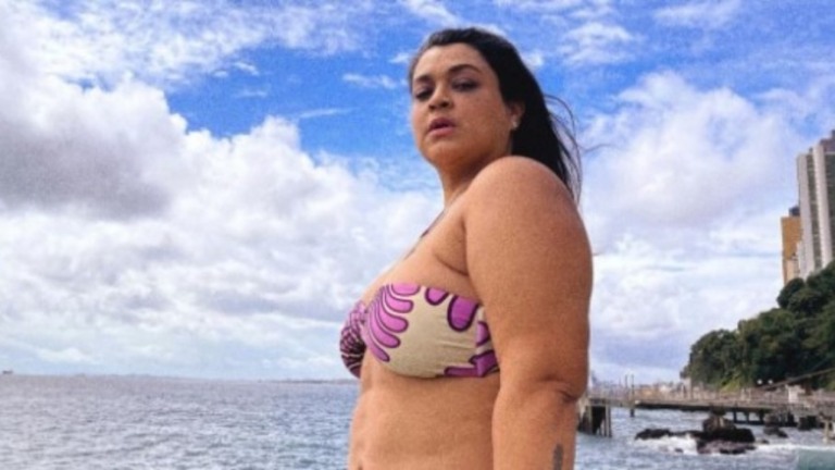 Preta Gil posta foto de biquíni para comemorar aniversário: "Não poderia faltar"