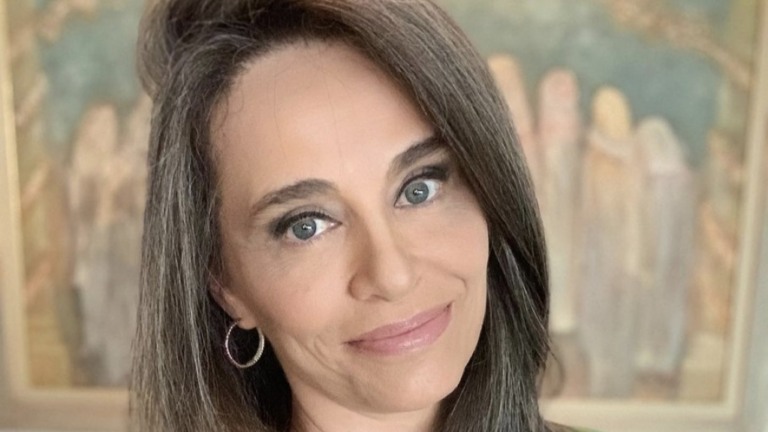 Carla Vilhena mostra sua rotina como dona do lar e surpreende fãs: "Gosto muito"