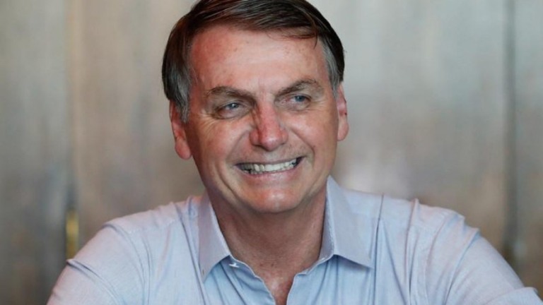 Urna eletrônica deu 115 milhões de votos e 76 anos de salários ao clã Bolsonaro