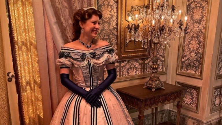 Atriz de "Nos Tempos do Imperador" sofre com gelo de colega de emissora