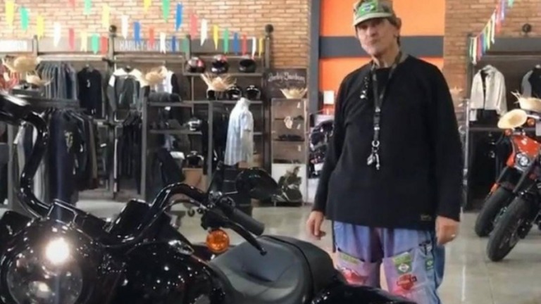 Jefferson foi preso após comprar 9ª Harley-Davidson: "Viva a liberdade" (VÍDEO)