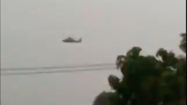 Helicóptero do Exército cai em rio e deixa um morto