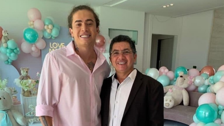 Pai de Whindersson Nunes comenta término do filho: "Dando todo o meu apoio"