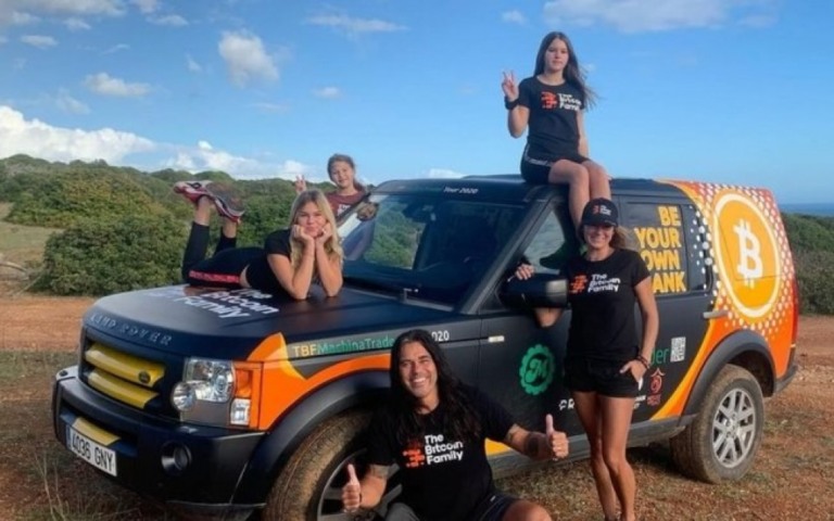 Família vende tudo para comprar bitcoin e esconde fortuna pelo mundo