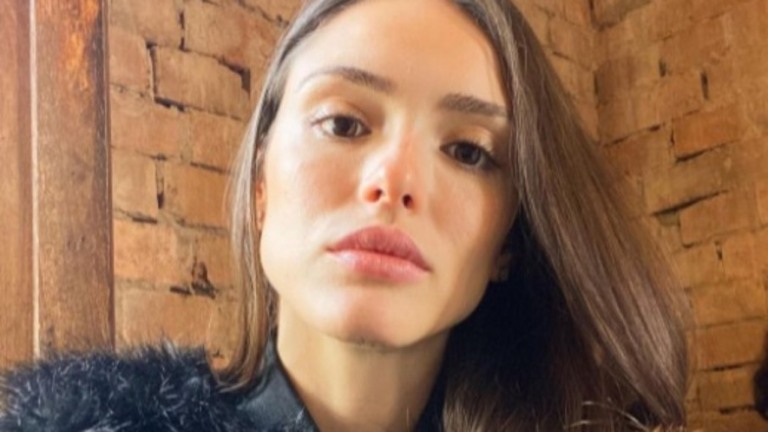 Isabelle Drummond é acusada de construir igreja no quintal de casa alugada