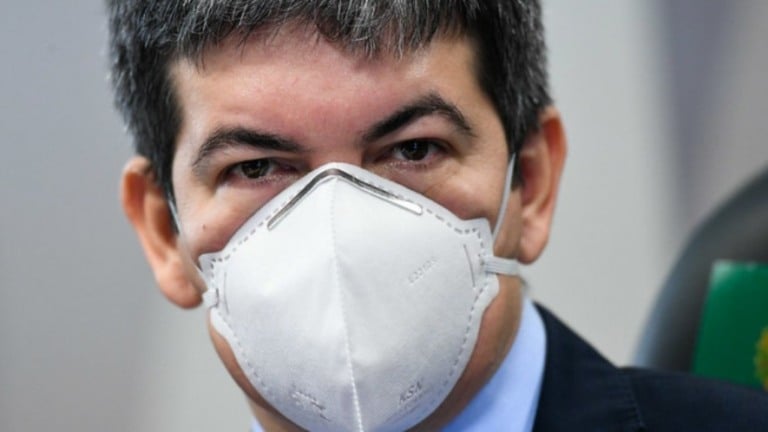 Randolfe diz não ver condições para que Senado aceite recondução de Aras à PGR
