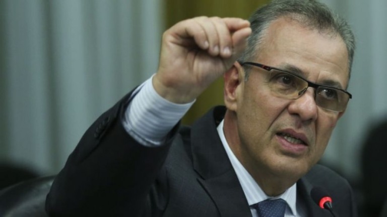 Ministro de Minas e Energia vai aos EUA trazer empresa para leilão do pré-sal