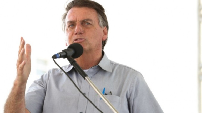 Teto de moradia do Casa Verde Amarela cai um dia após Bolsonaro entregar; veja