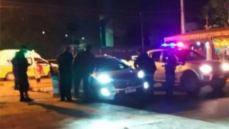 Casal é morto por pistoleiros dentro de carro na fronteira com o Paraguai
