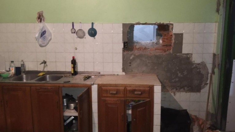 Quadrilha faz buraco em uma casa para assaltar agência bancária em Cuiabá