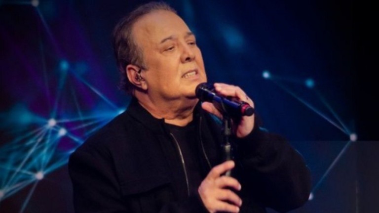 Cantor José Augusto revela que está assistindo 'Império' pela segunda vez