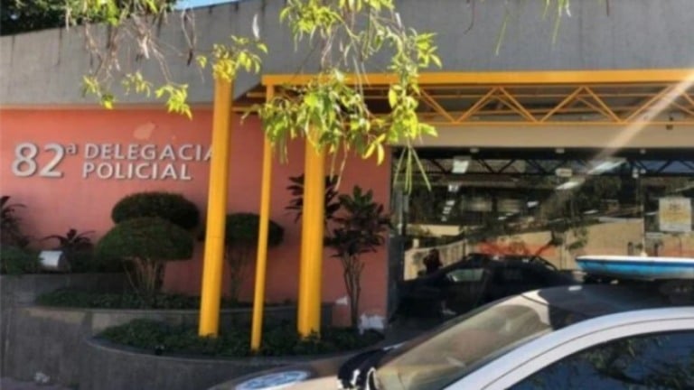 Homem é preso após invadir igreja e agredir fiéis com facão no RJ