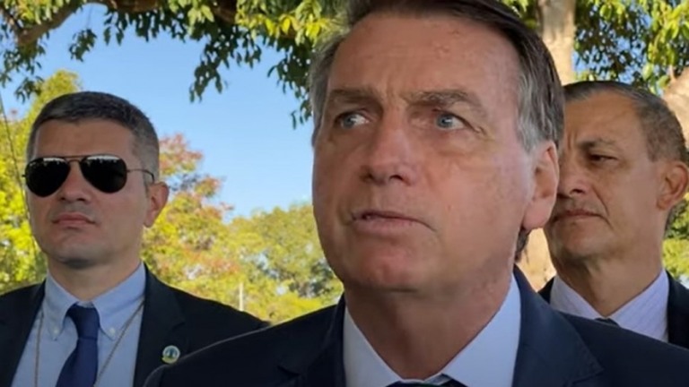 Subprocuradores solicitam a Aras investigação contra Bolsonaro por "contragolpe"