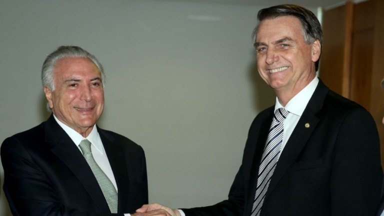 Militares pedem que Temer entre em cena para 'moderar' Bolsonaro, diz jornalista