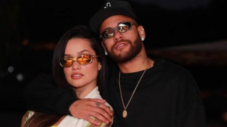 Juliette quer Neymar comemorando gols com músicas do seu EP e craque responde