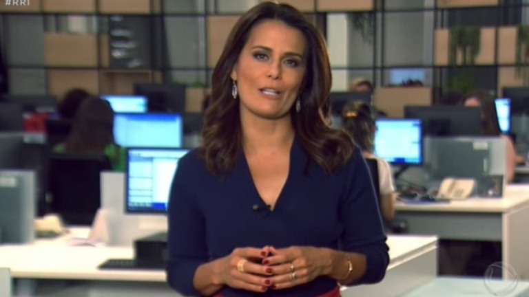 Adriana Araújo diz que foi discriminada pela Record e processa emissora