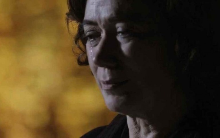 Império: Maria Marta cai em golpe de José Alfredo e chora de decepção
