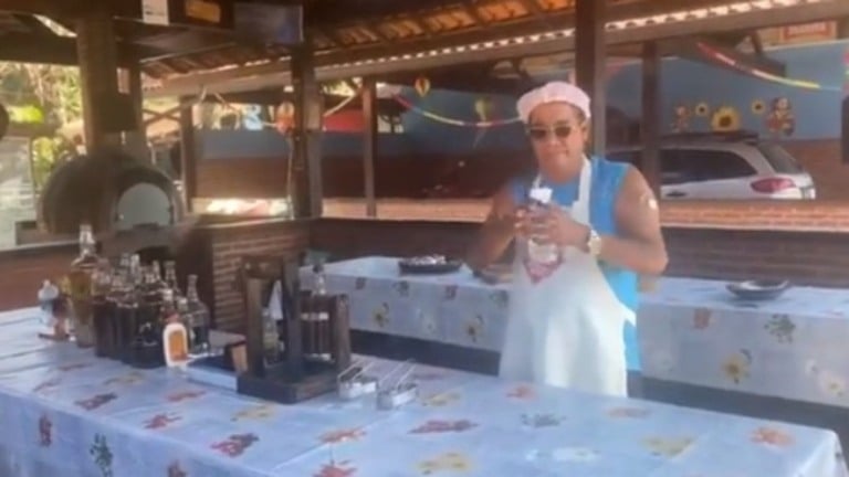 Zeca Pagodinho segue isolado por causa da Covid-19 e brinca: 'Álcool só na mão'
