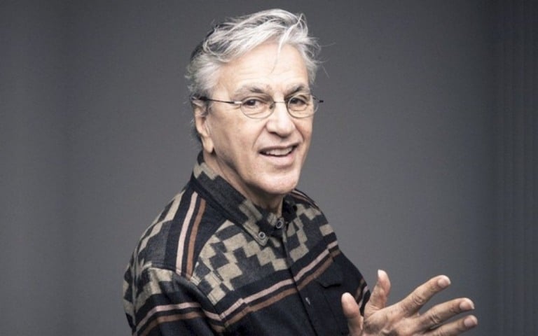 Caetano Veloso assina com a Sony Music e anuncia álbum de inéditas