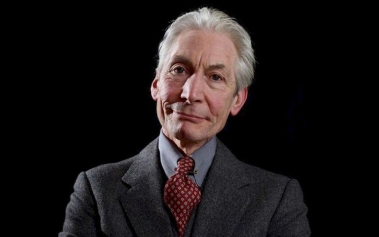 Paul McCartney e Elton John homenageiam Charlie Watts