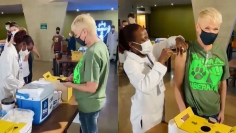 Xuxa Meneghel recebe segunda dose da vacina contra a Covid-19 Xuxa Meneghel recebe segunda dose da vacina contra a Covid-19