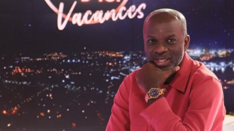 Apresentador é suspenso após exibir 'simulação de estupro' em programa de TV