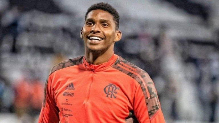 Advogado aciona Justiça para cobrar dívida de goleiro do Flamengo