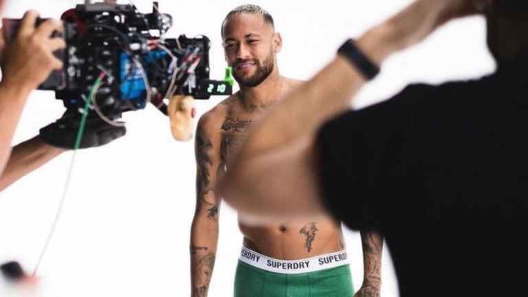 Neymar rebate críticas sobre seu peso