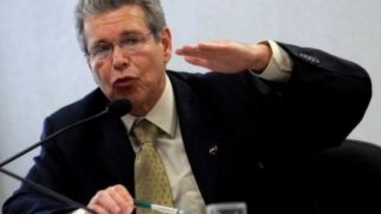Brasil pode sofrer apagões em horário de pico, diz ex-diretor da Aneel