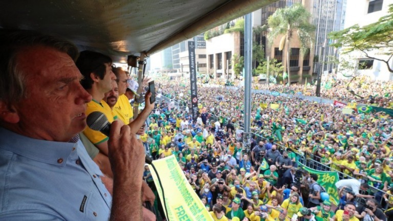 Ameaças de Bolsonaro emperram negociação dos precatórios