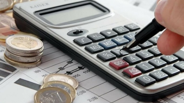 Universitários têm vantagens no cartão de crédito; compare as taxas e vantagens
