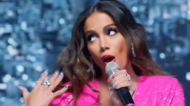 Anitta é a primeira brasileira a se apresentar no VMA, mas fãs esperavam mais