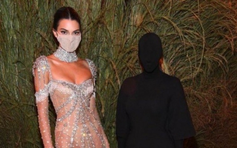 Kim Kardashian de obsessor; veja os melhores memes do Met Gala 2021