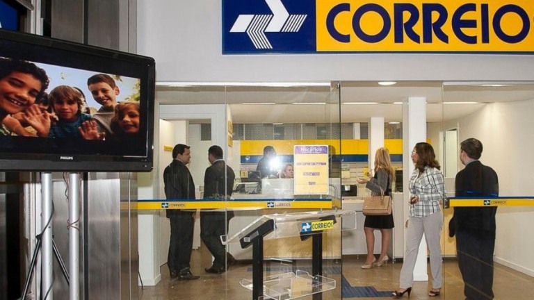 Correios preparam leilão de 61 mil produtos que não foram retirados em agências