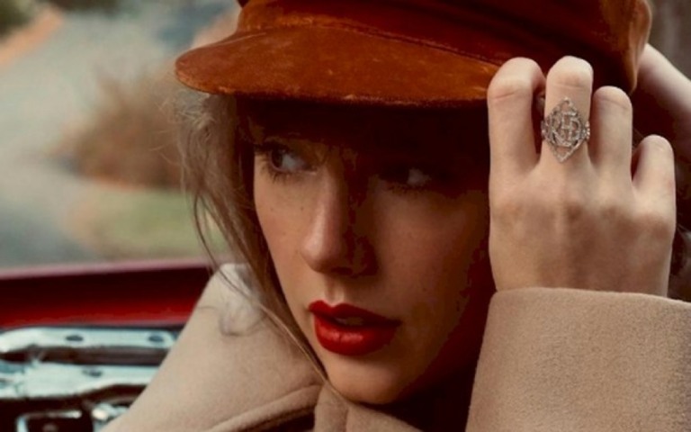 Alguém está "impressionado" com as regravações de Taylor Swift