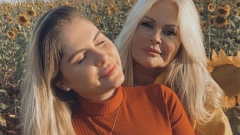Monique Evans chora após perda de um dos gêmeos de Bárbara: "Vontade de Deus"