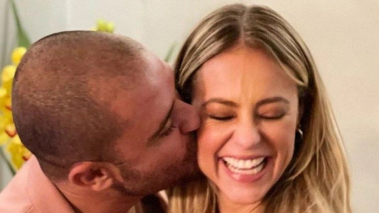"Pensei que fosse pegadinha", diz Diogo Nogueira sobre encontro com Paolla