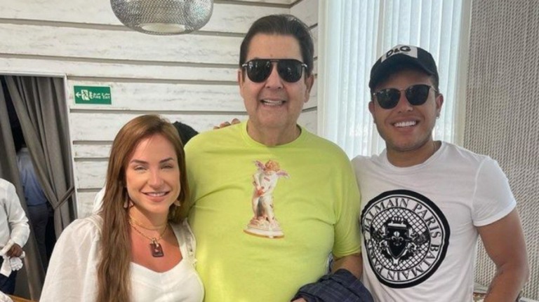 Gabi Martins e Tierry encontram Faustão em Dubai