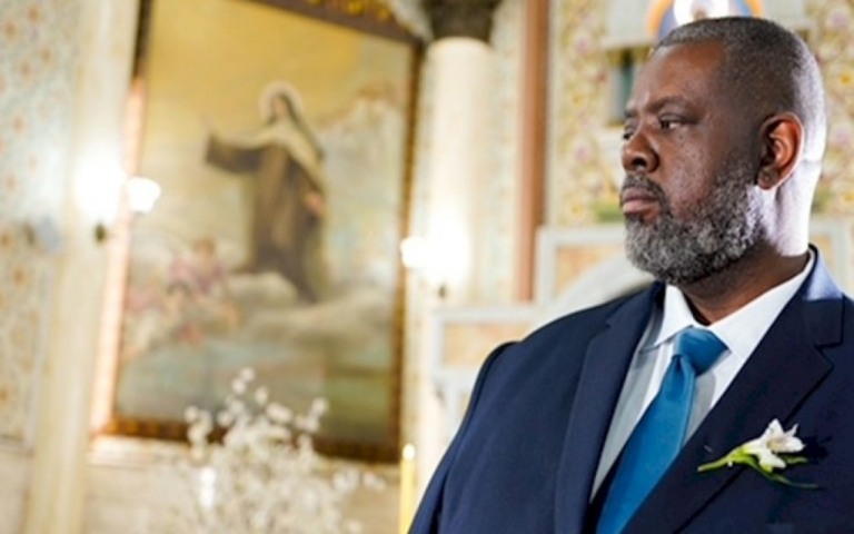 Péricles é abandonado no altar no novo clipe de "Te Dei Meu Mundo"