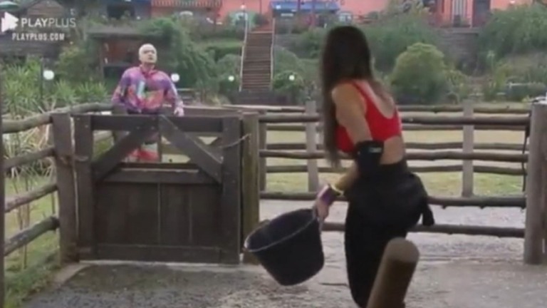 'A Fazenda 13': MC Gui e Liziane Gutierrez fazem barraco