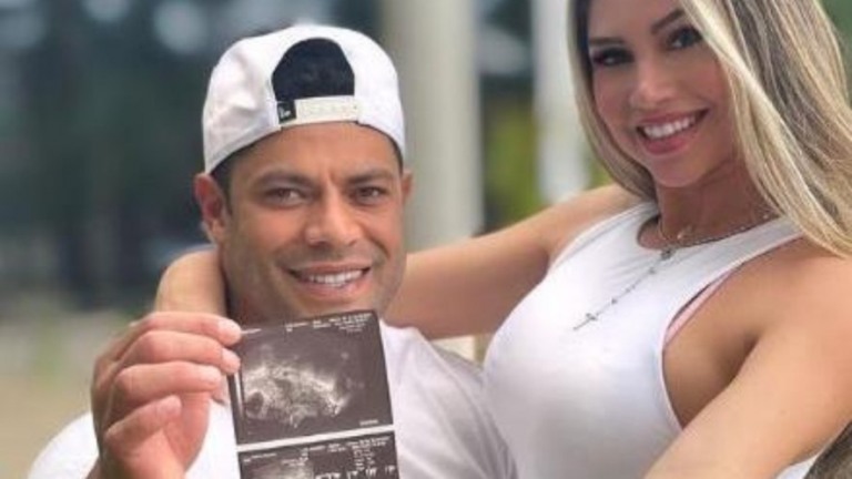 Gravidez de Hulk e Camila Ângelo vira notícia internacional