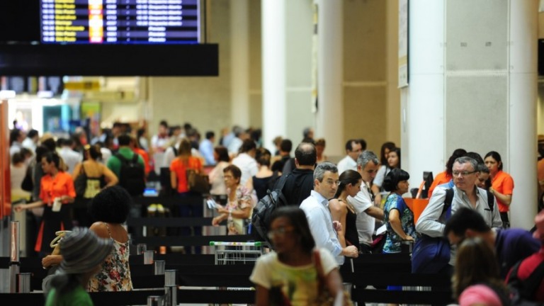 Edital para licitação dos aeroportos Santos Dumont e Congonhas passa na Anac