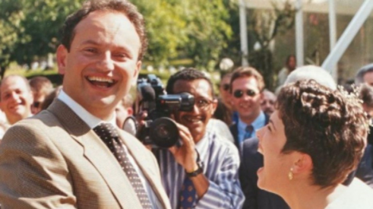Sandra Annenberg pede Ernesto Paglia em casamento mais uma vez: "Firme e forte"