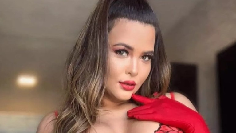 Geisy Arruda diz que já pegou mais de 8 em casa de swing